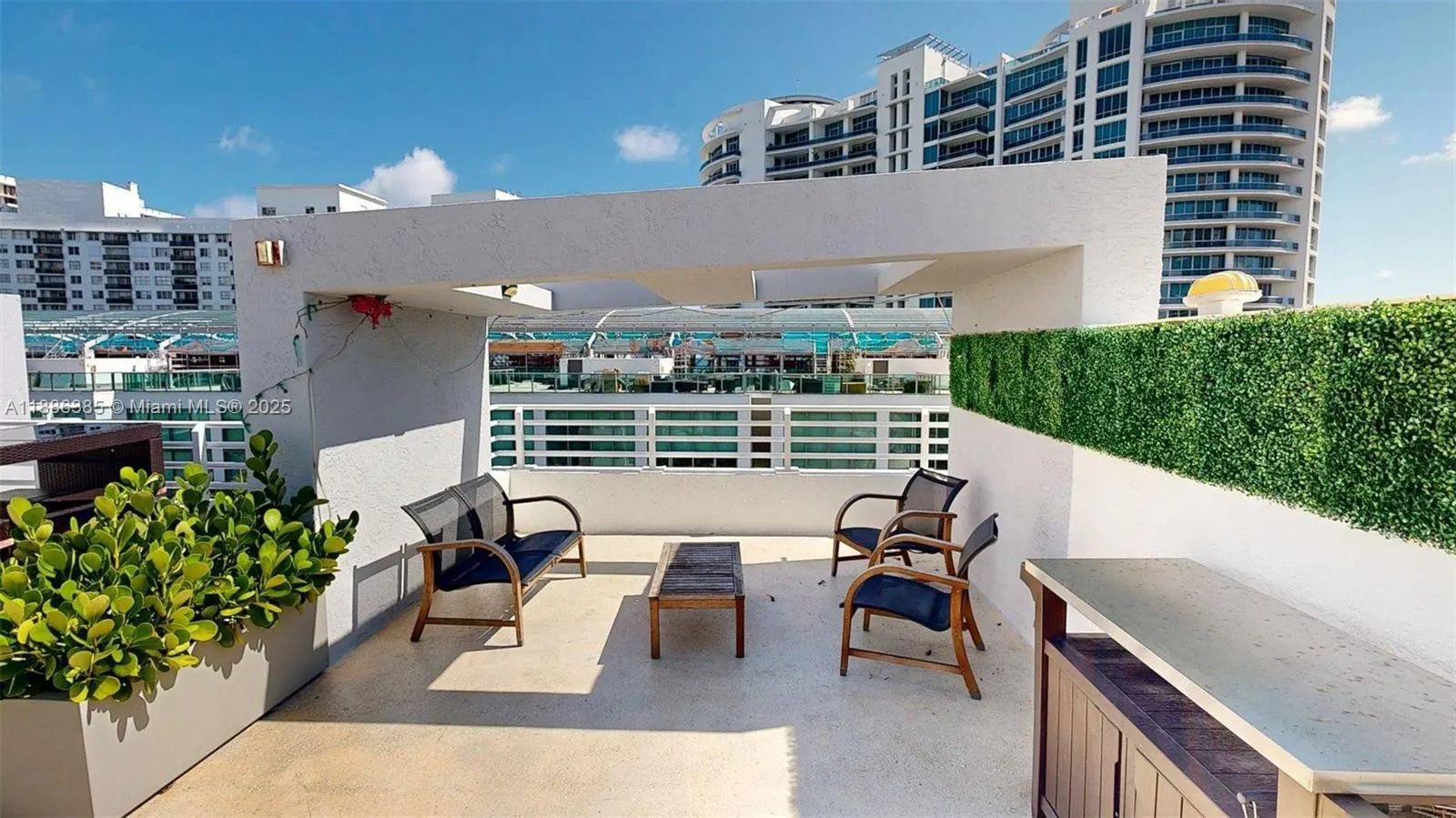 5970 Indian Creek Dr, #PH-4