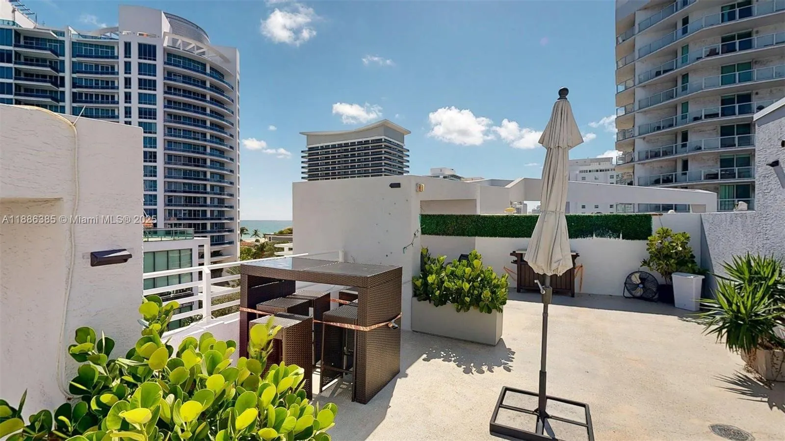 5970 Indian Creek Dr, #PH-4