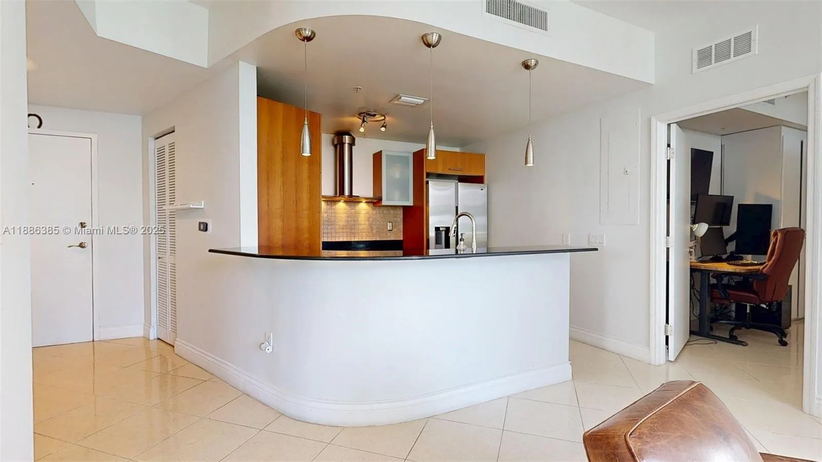 5970 Indian Creek Dr, #PH-4