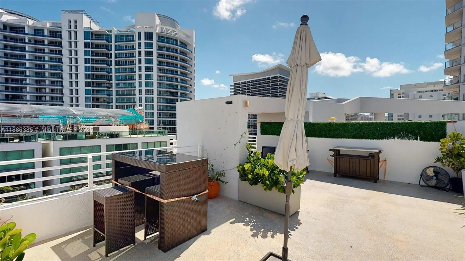 5970 Indian Creek Dr, #PH-4