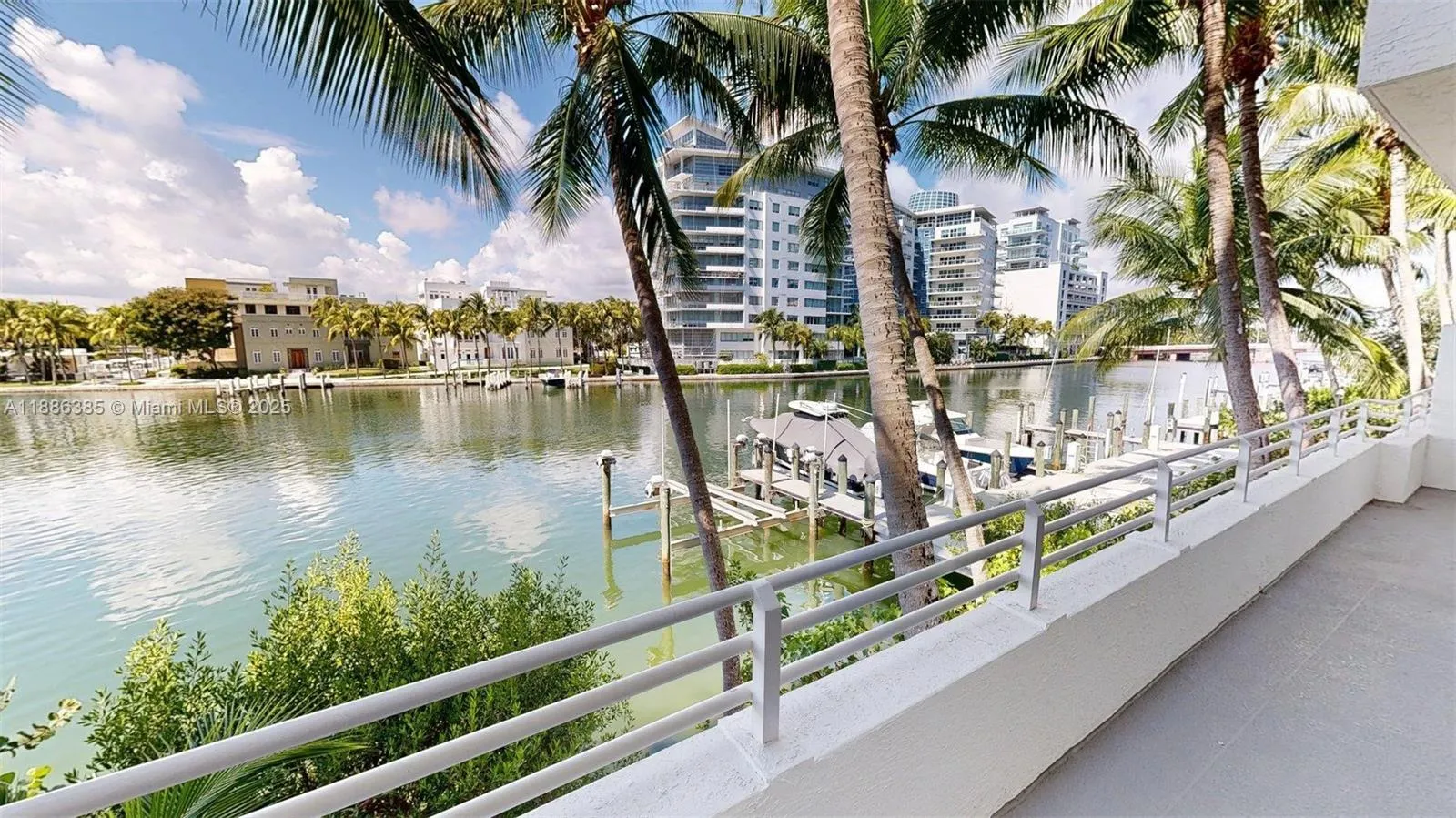 5970 Indian Creek Dr, #PH-4