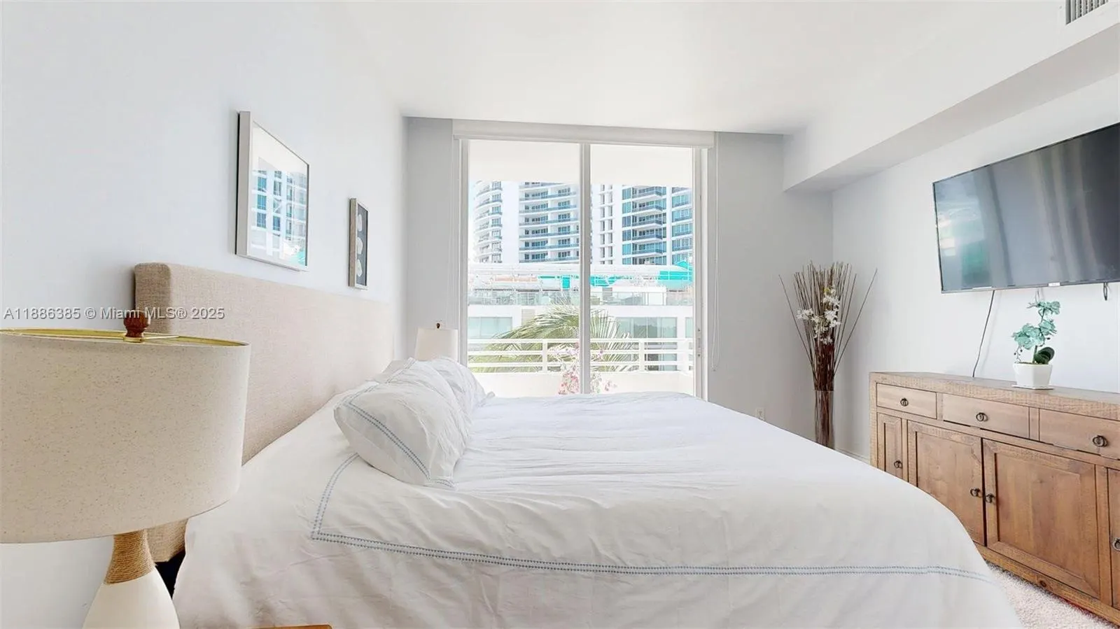 5970 Indian Creek Dr, #PH-4