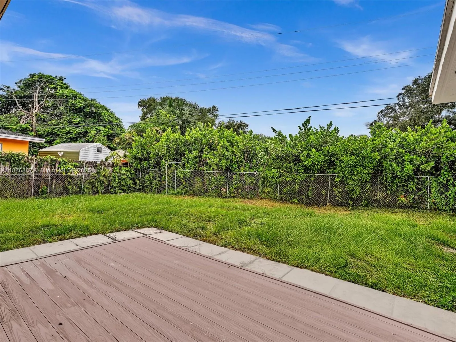 823 SW 27th St