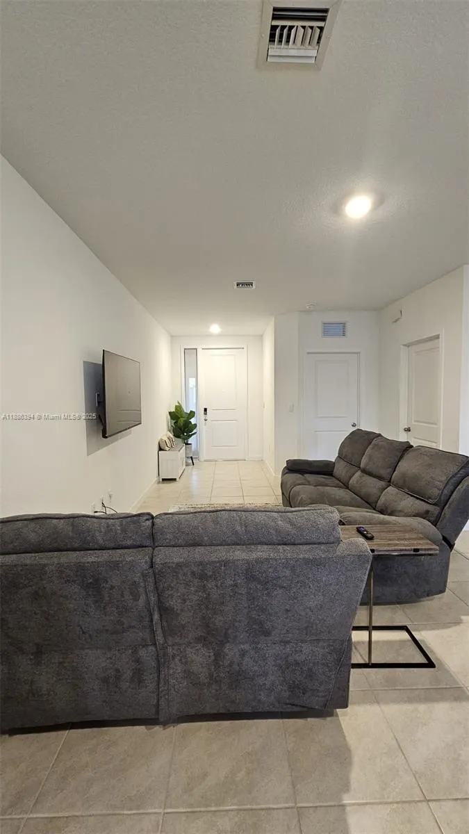 364 NW 8th Ct, #364