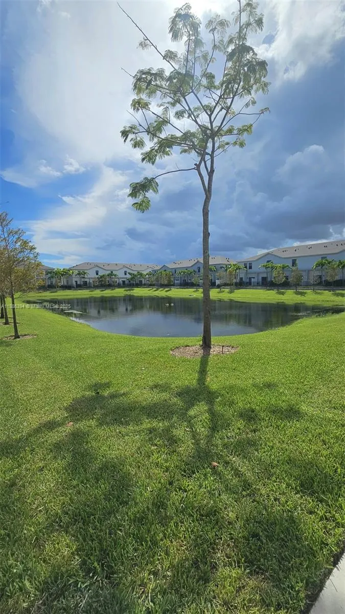 364 NW 8th Ct, #364