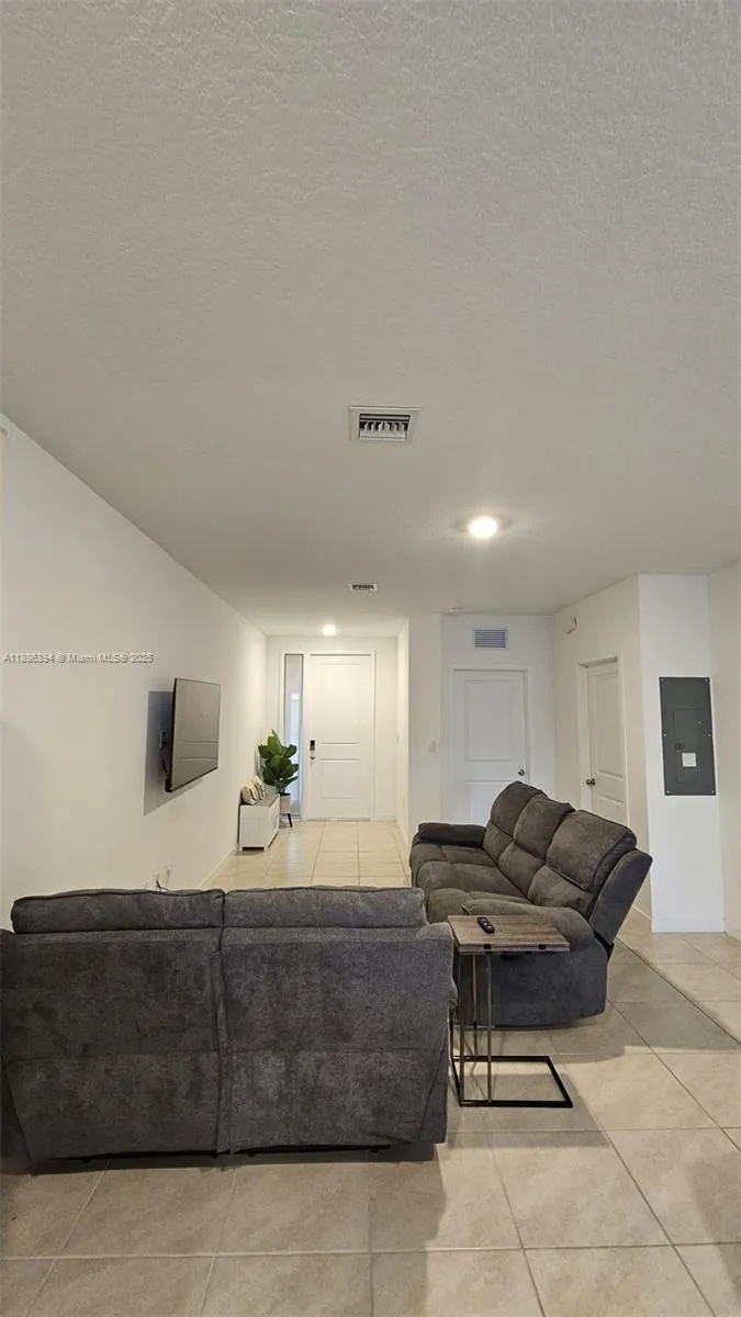 364 NW 8th Ct, #364