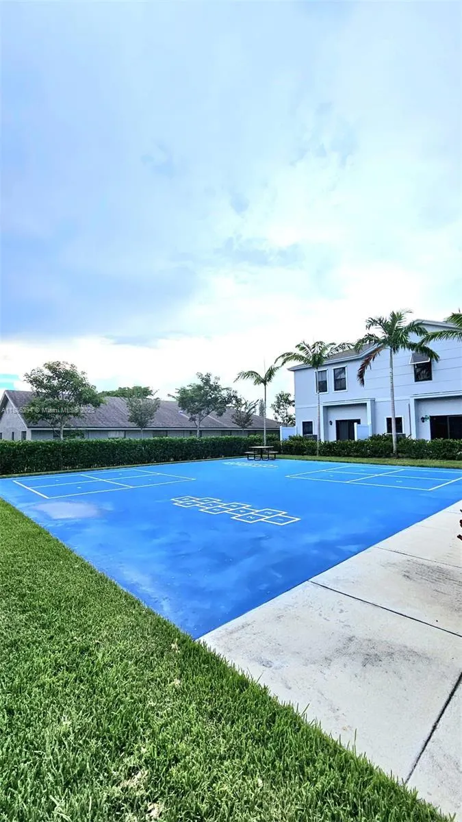 364 NW 8th Ct, #364