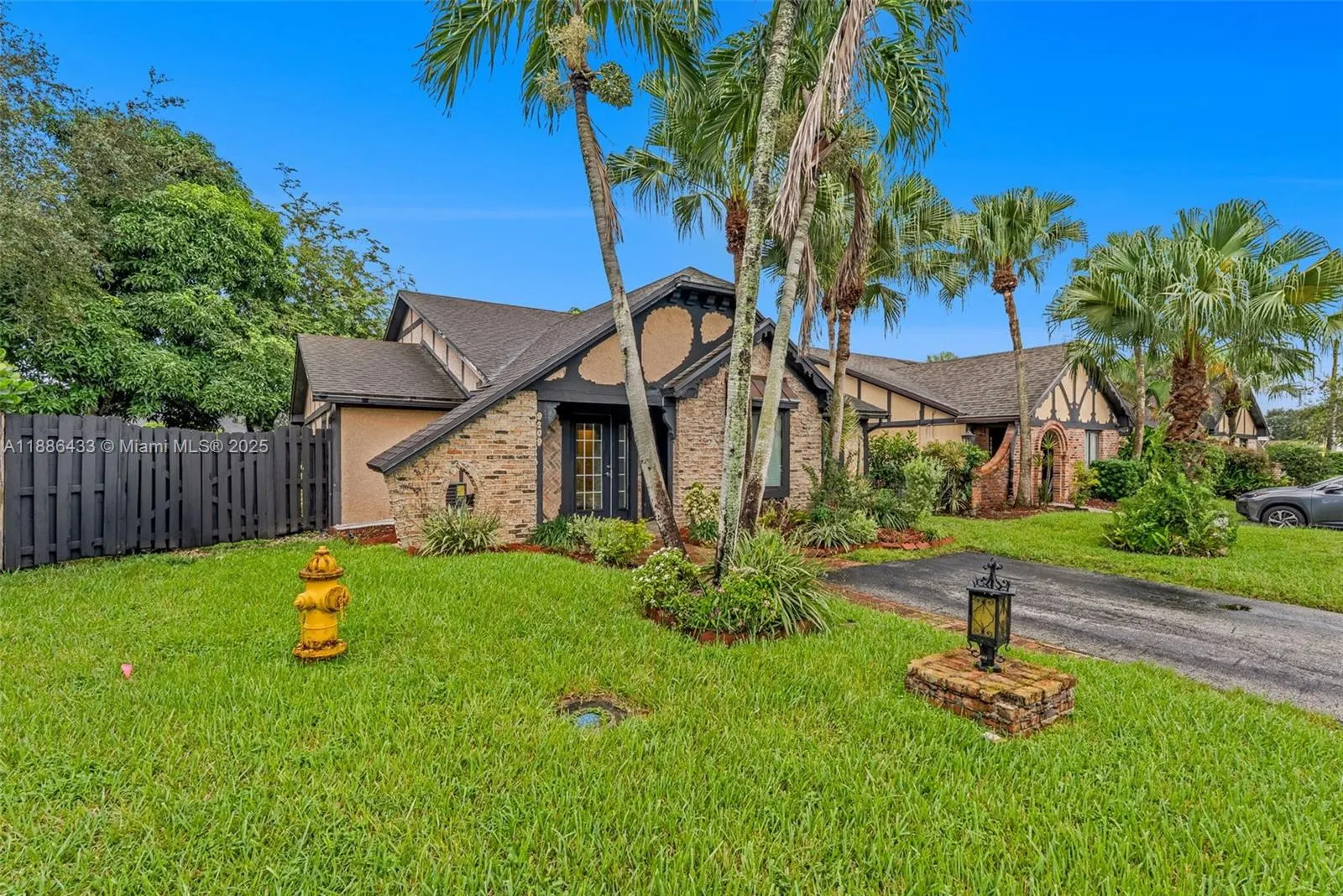 9209 NW 49th Pl
