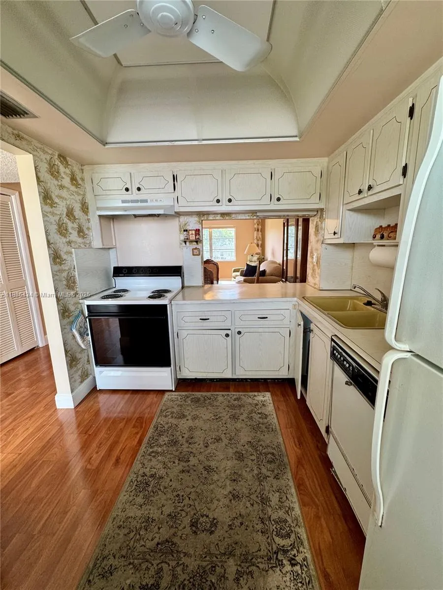 9810 Marina Blvd, #1124