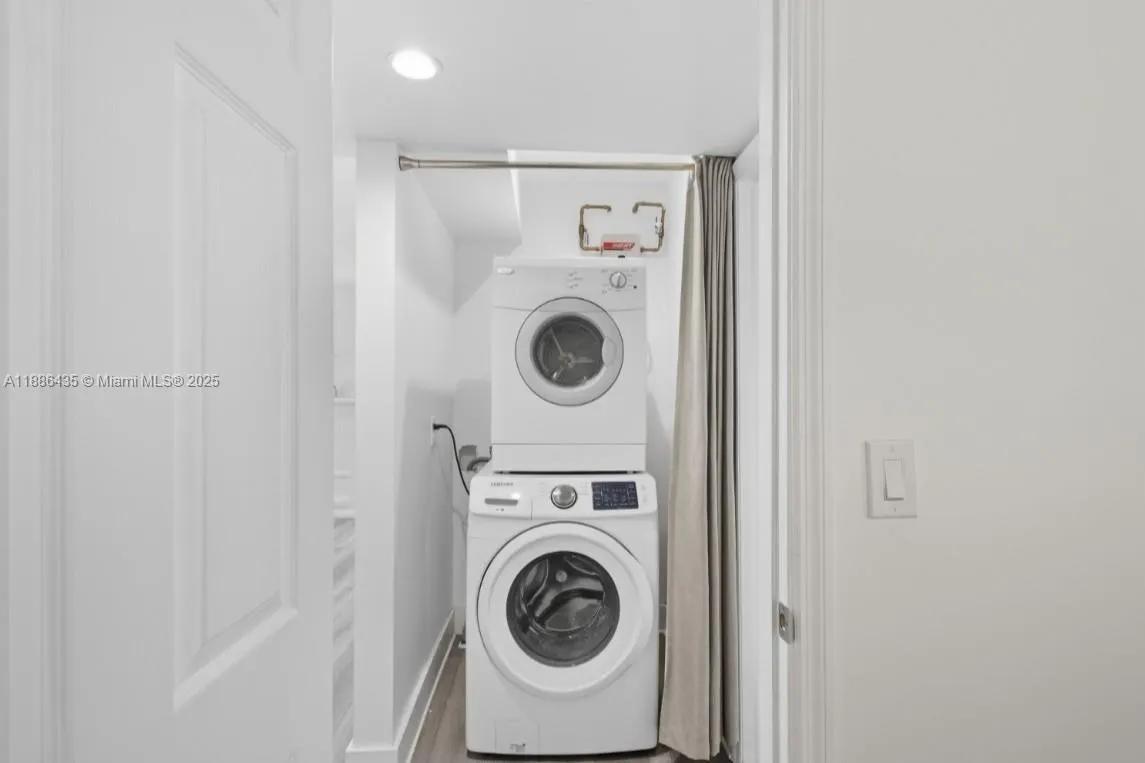 45 NW 25th Ave