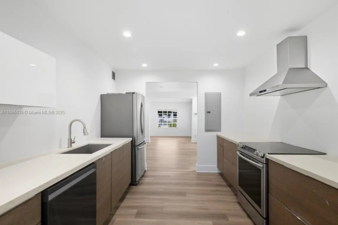 45 NW 25th Ave
