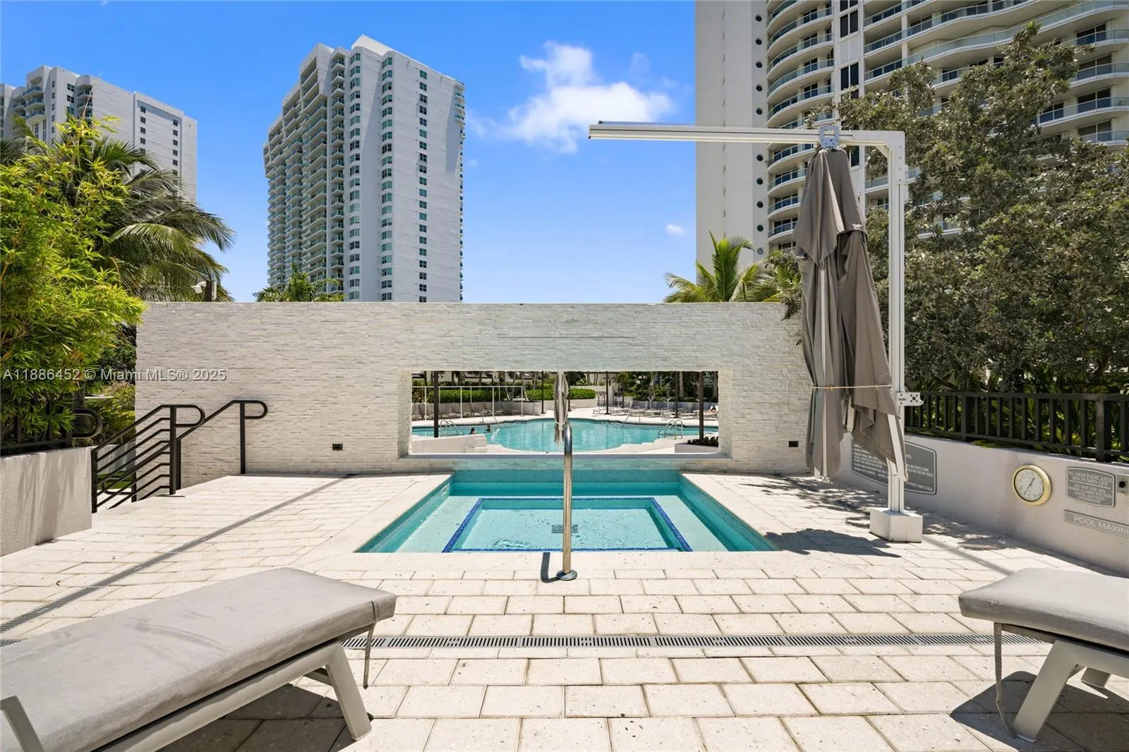 7000 Island Blvd, #3008