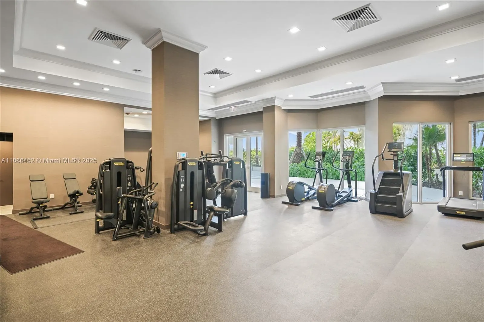 7000 Island Blvd, #3008