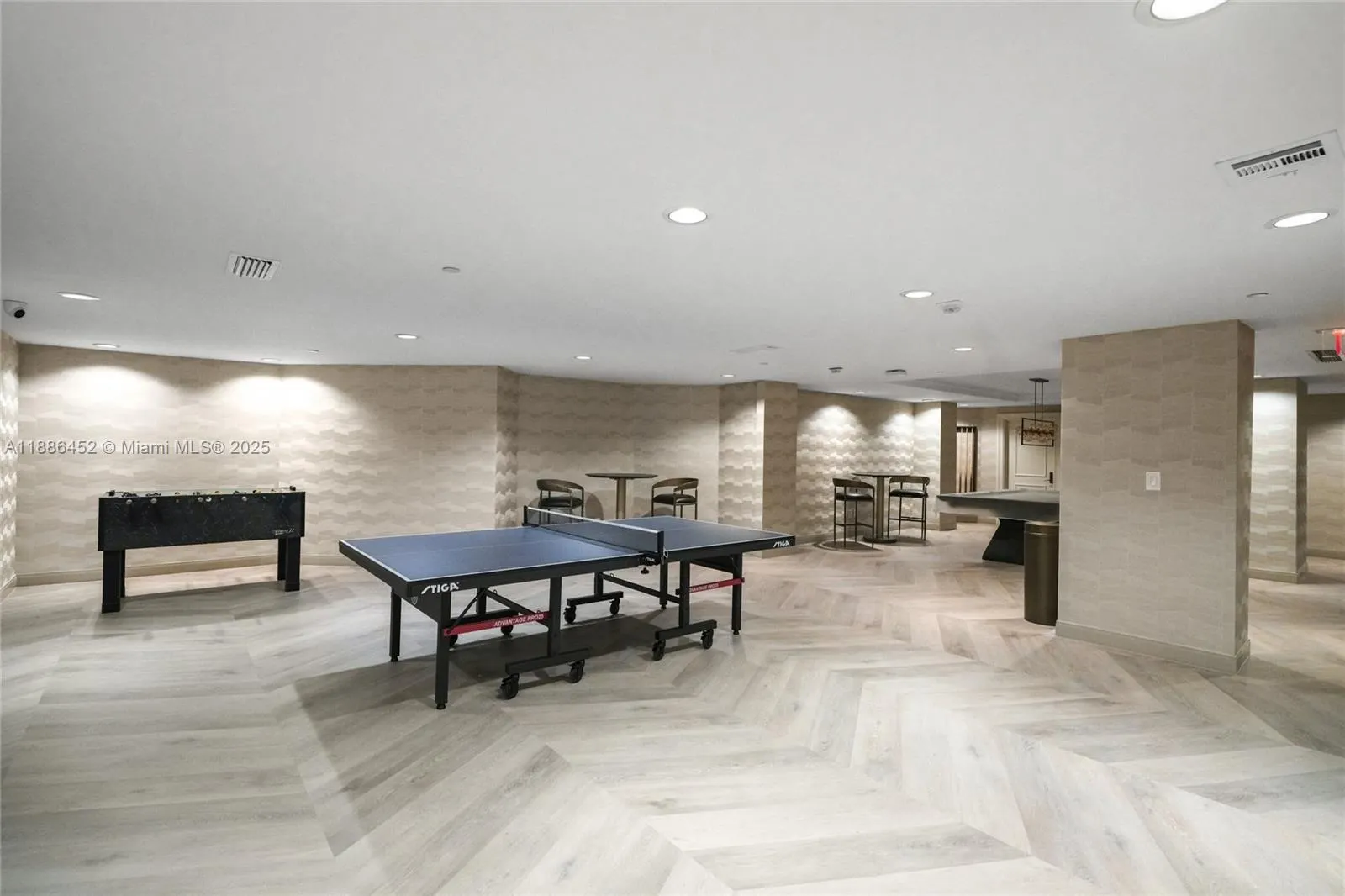 7000 Island Blvd, #3008