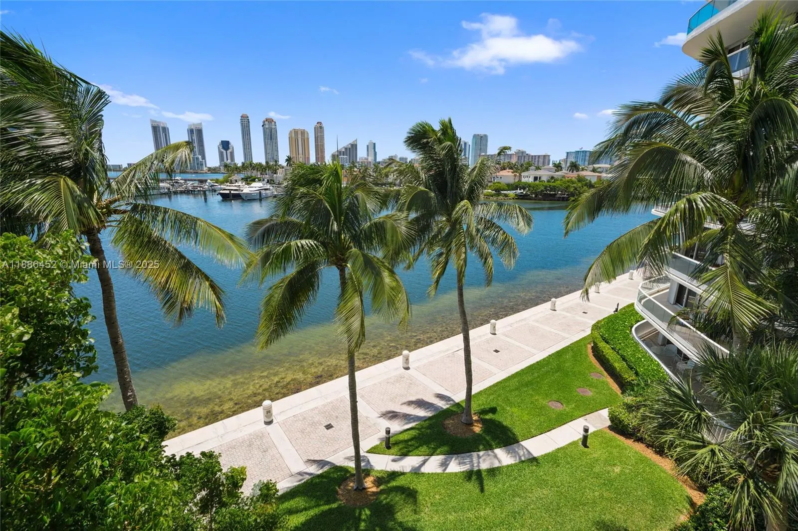 7000 Island Blvd, #3008