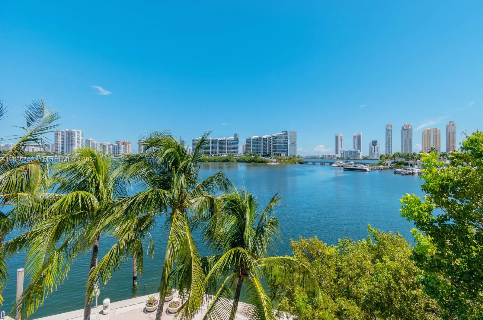 7000 Island Blvd, #3008