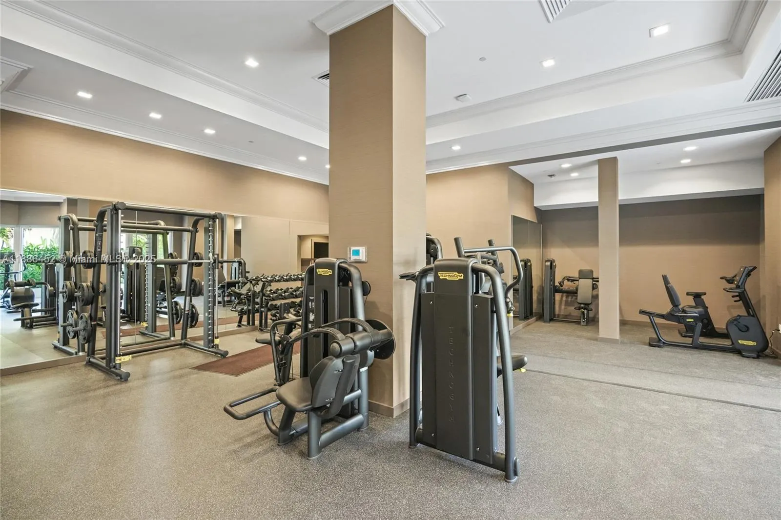 7000 Island Blvd, #3008