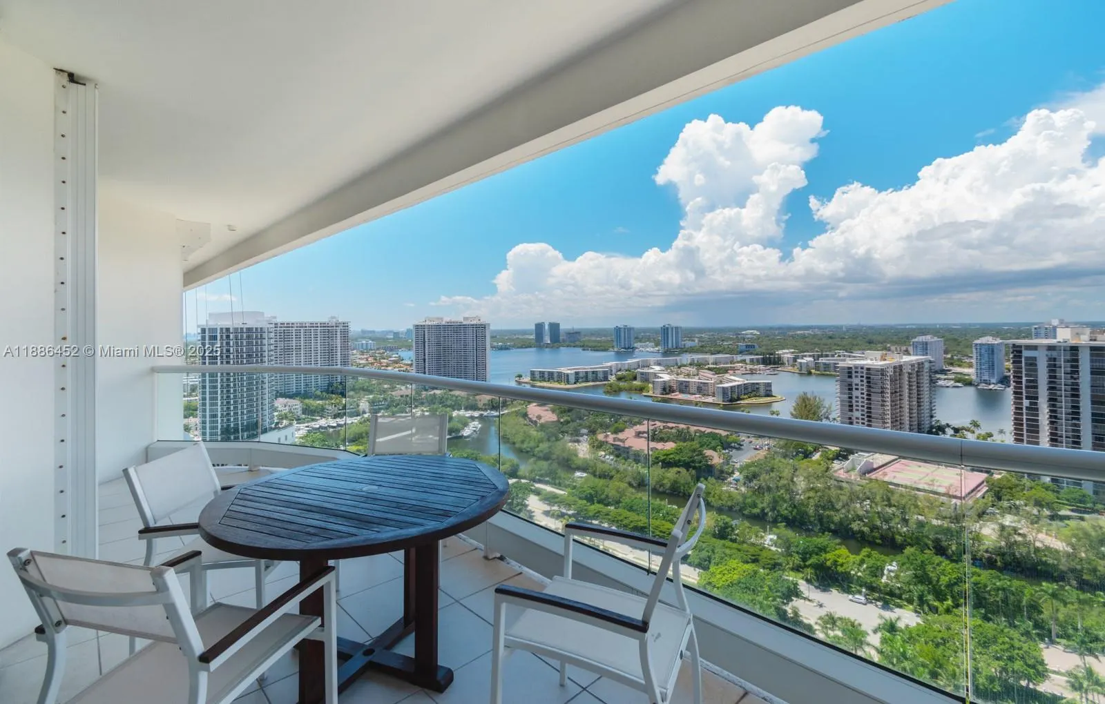 7000 Island Blvd, #3008
