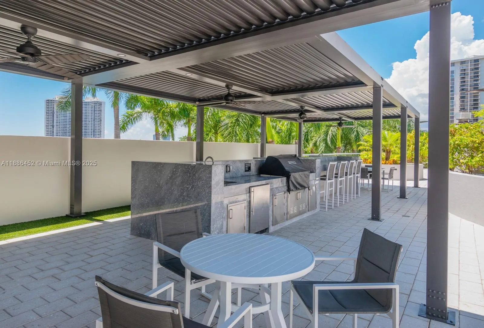 7000 Island Blvd, #3008