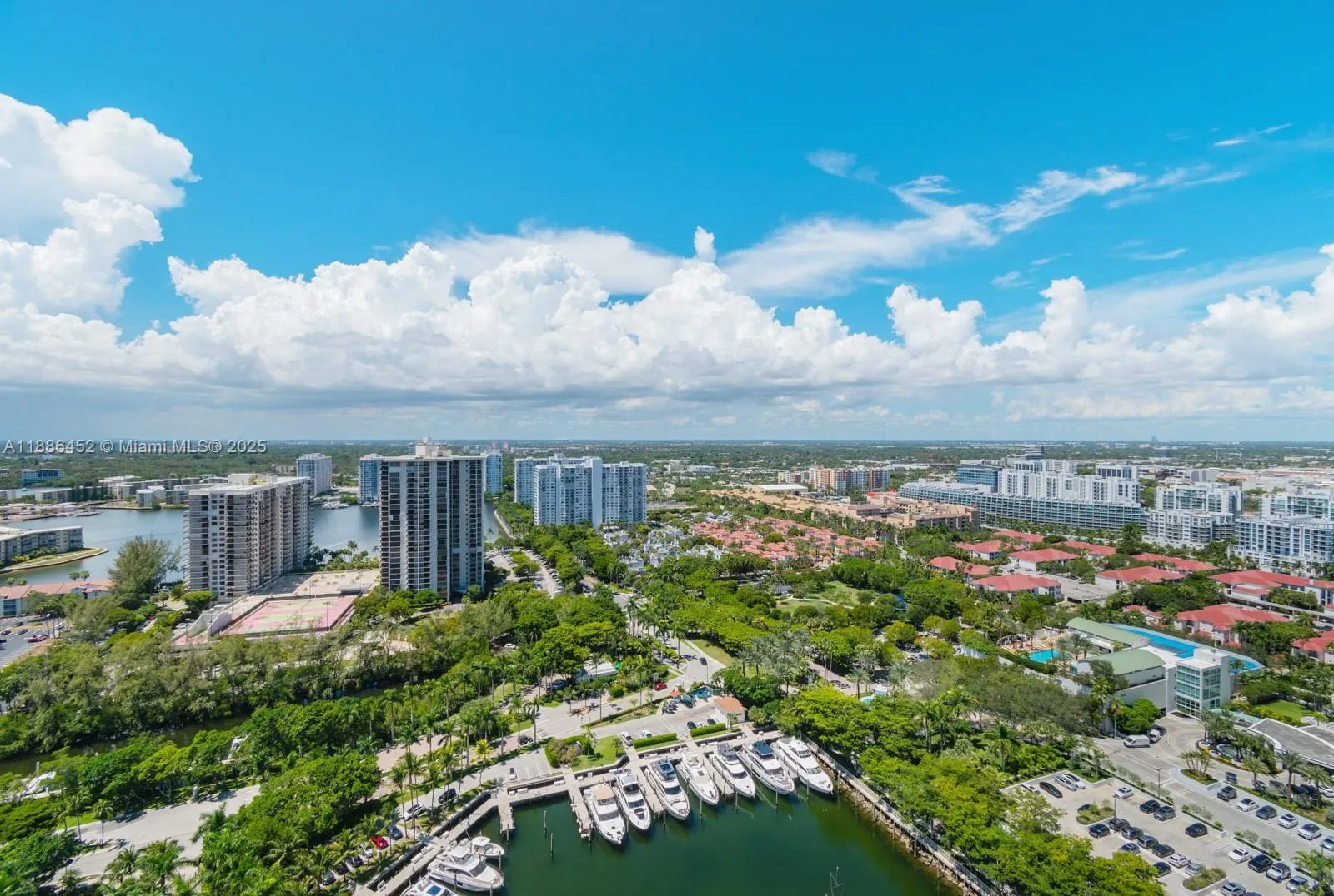7000 Island Blvd, #3008