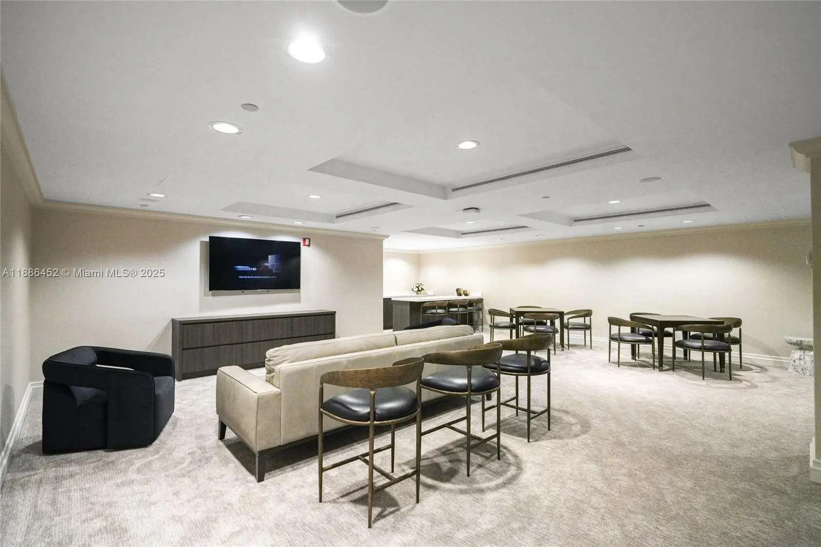7000 Island Blvd, #3008