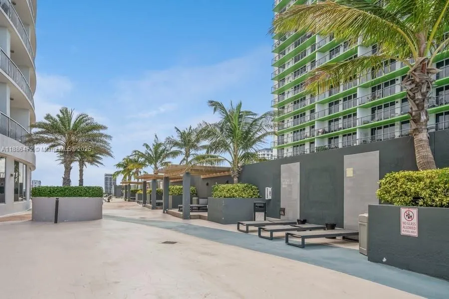 1750 N Bayshore Dr, #4802