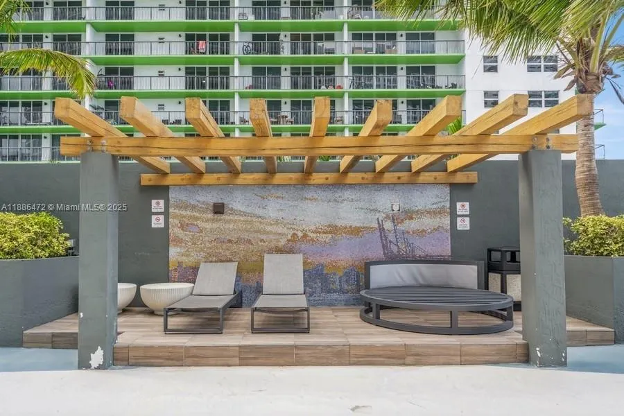 1750 N Bayshore Dr, #4802