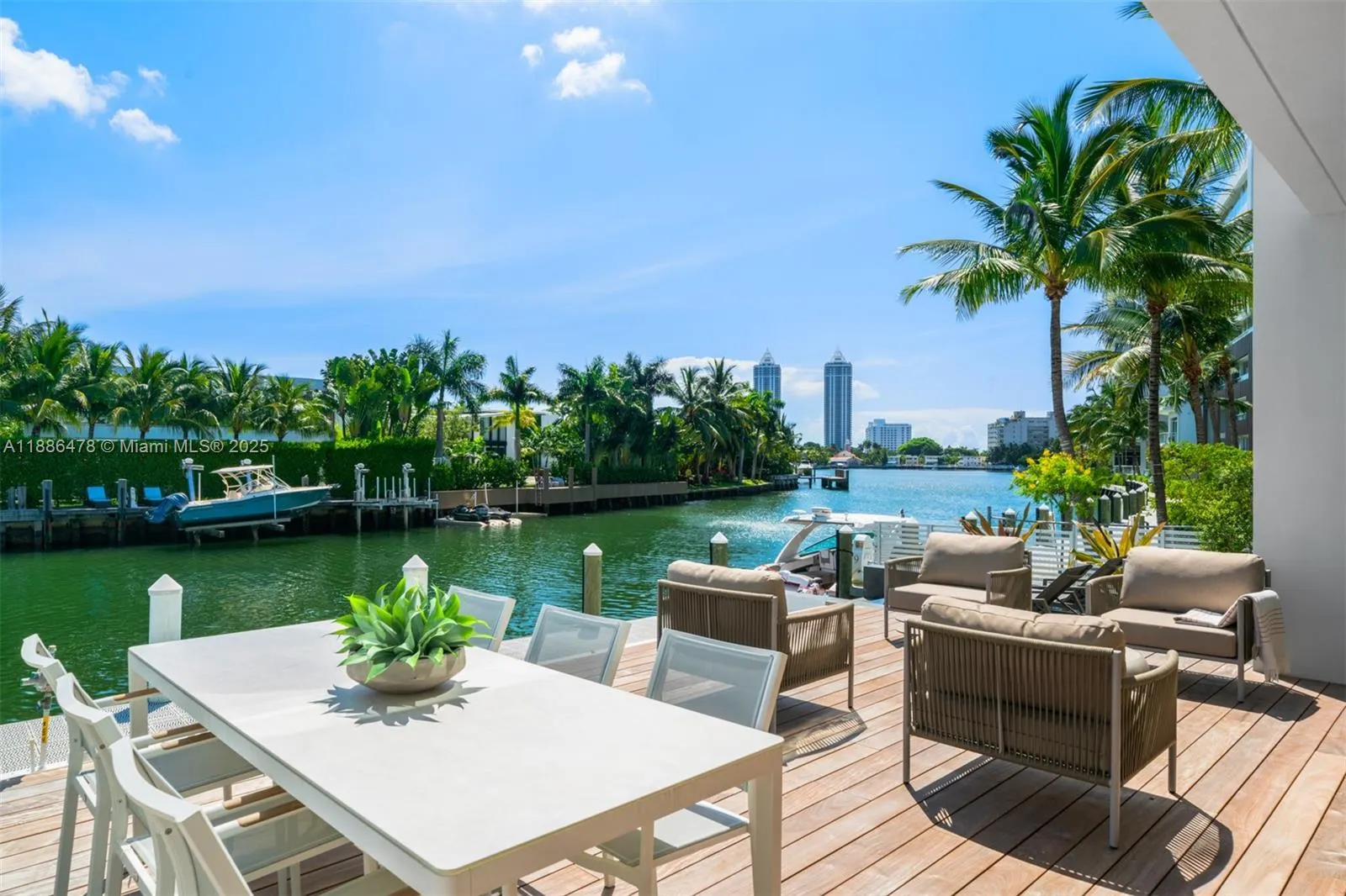 1011 W 48th St, #8
