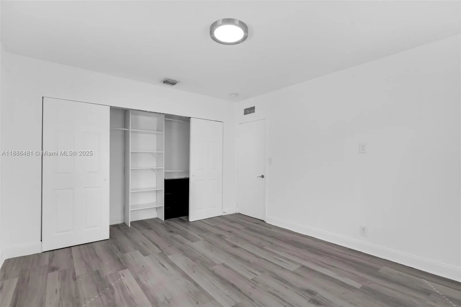 1325 N 26th Ave