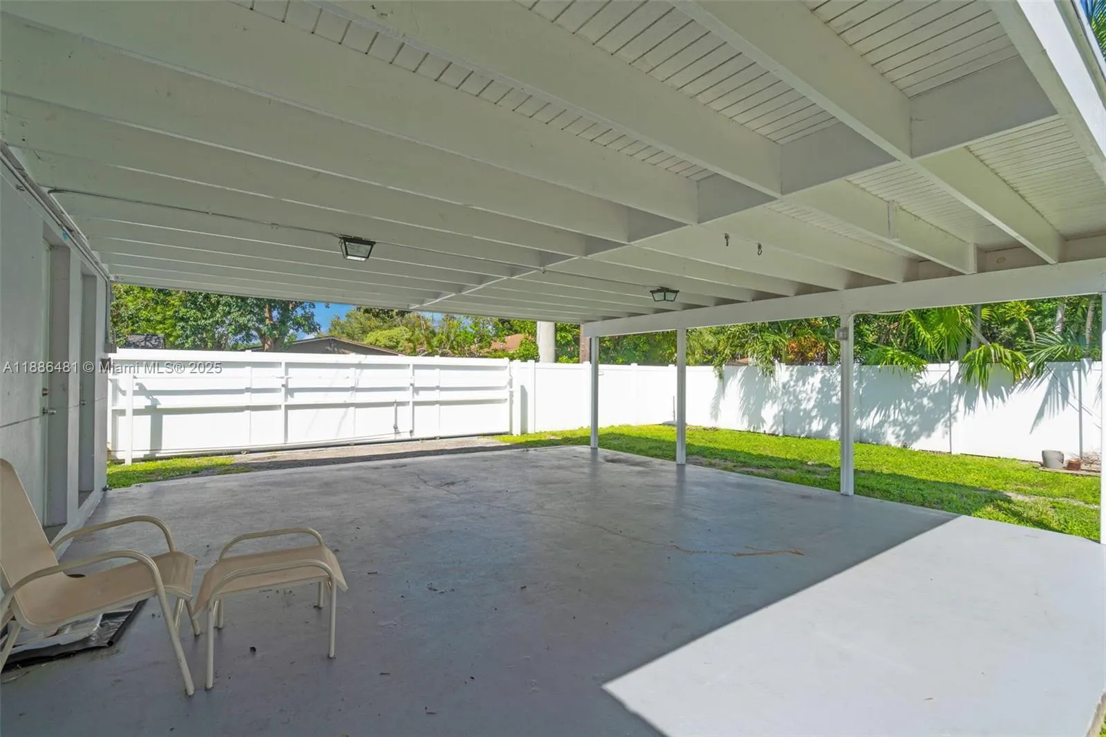 1325 N 26th Ave