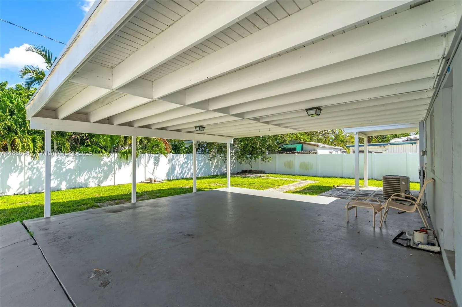 1325 N 26th Ave