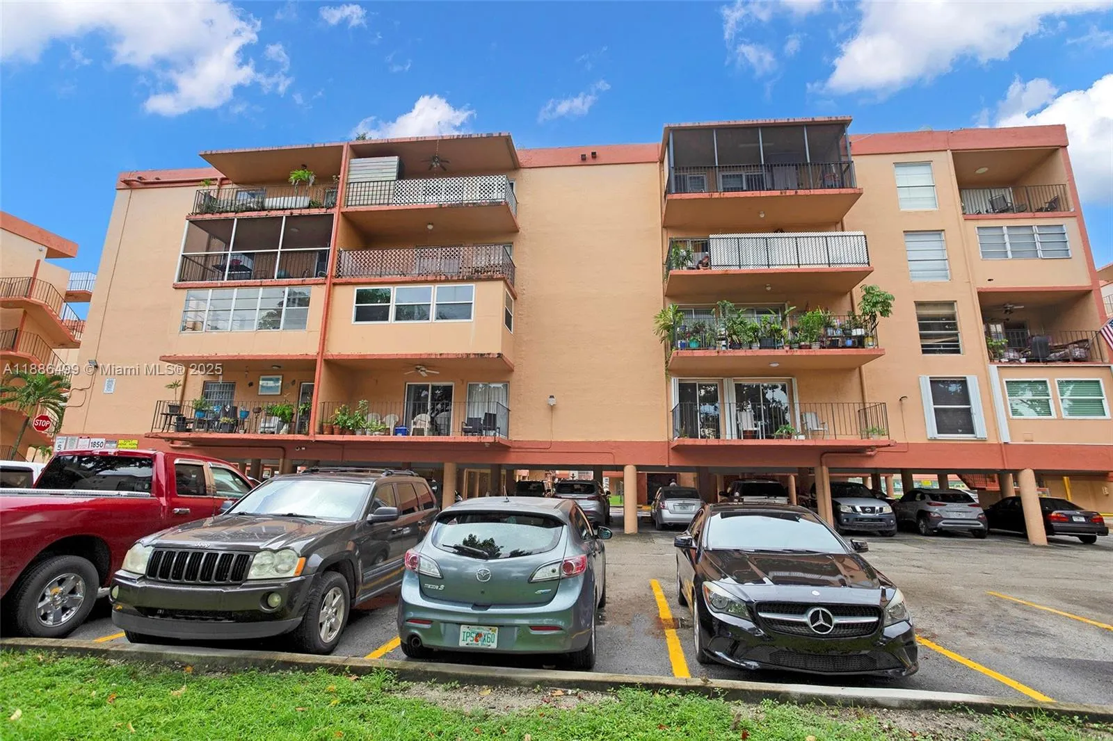 1850 W 56th St, #2207