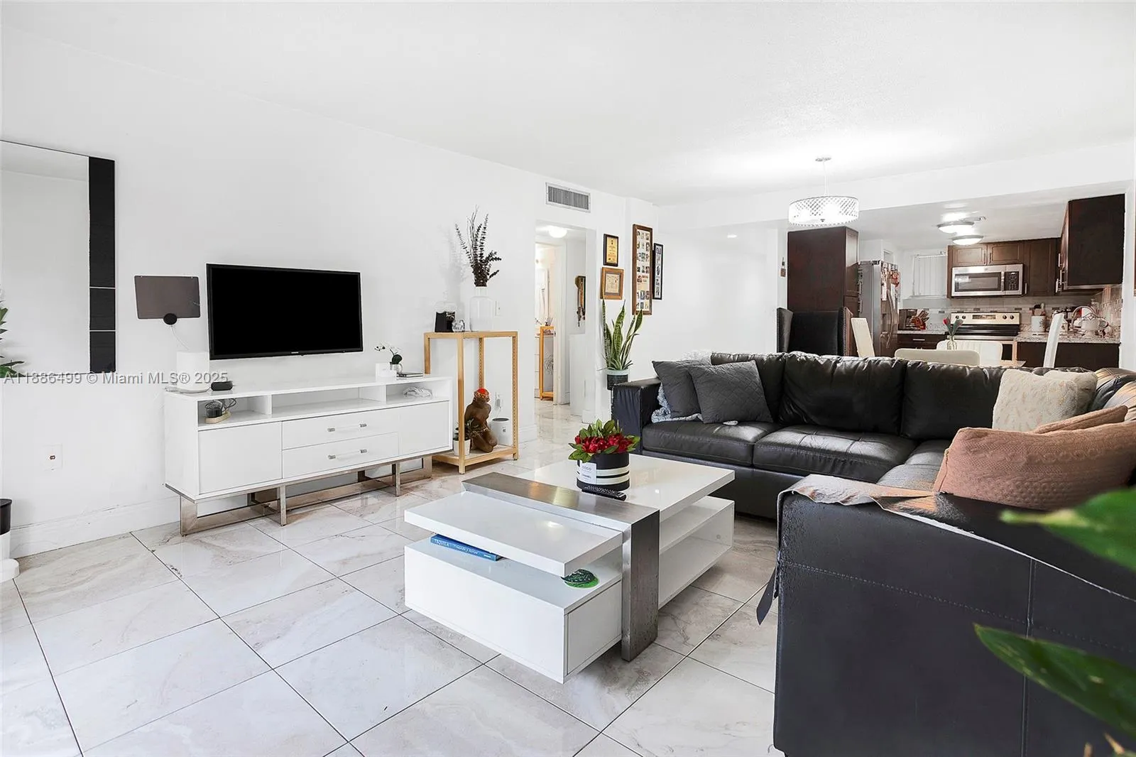 1850 W 56th St, #2207