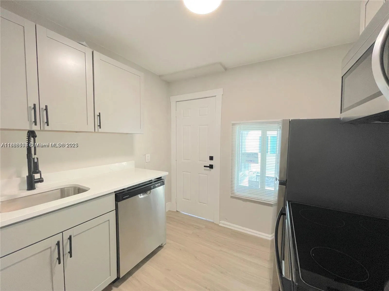 1836 Dewey St, #1-6
