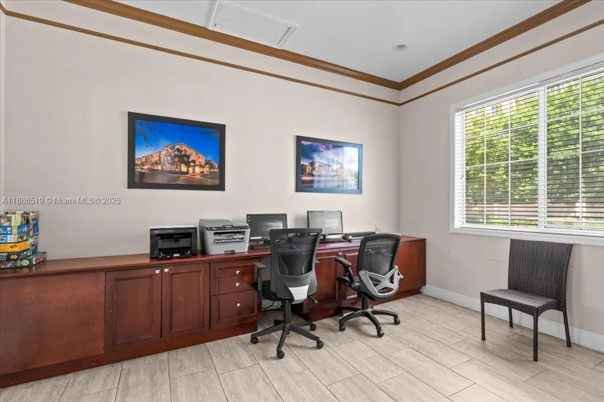 2021 SE 10th Ave, #212