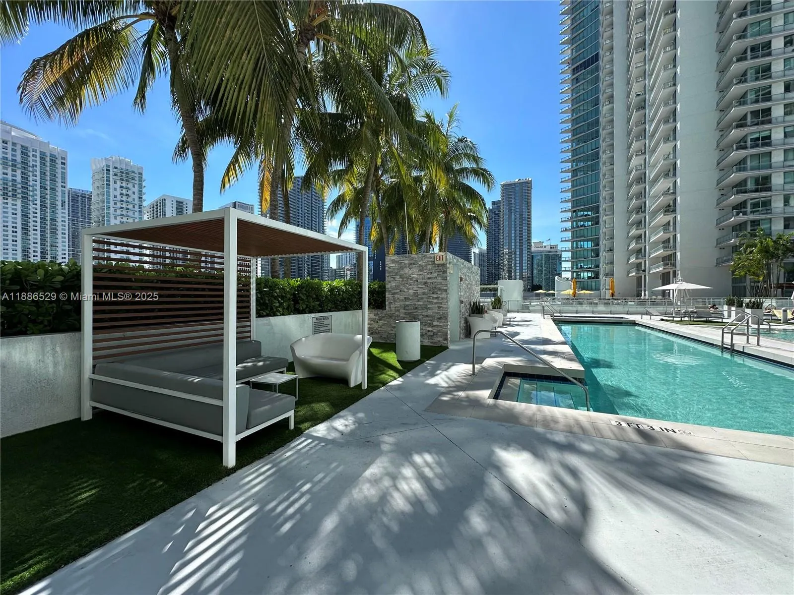 1Q. JKL,M SW 3rd St, #1603