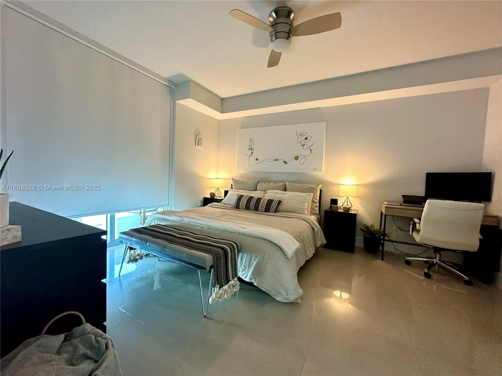 1Q. JKL,M SW 3rd St, #1603
