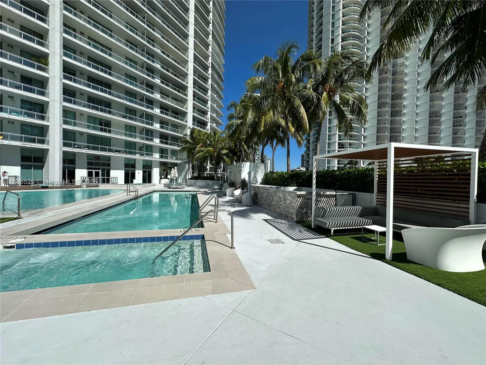 1Q. JKL,M SW 3rd St, #1603