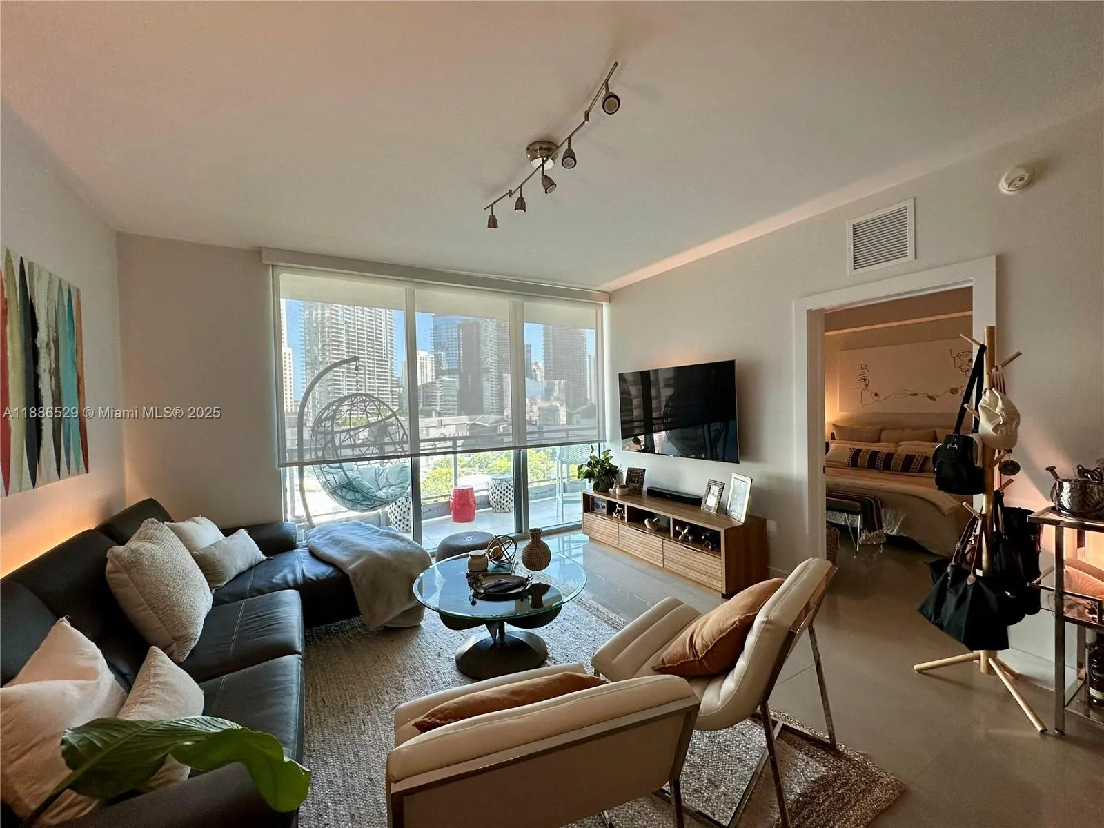 1Q. JKL,M SW 3rd St, #1603