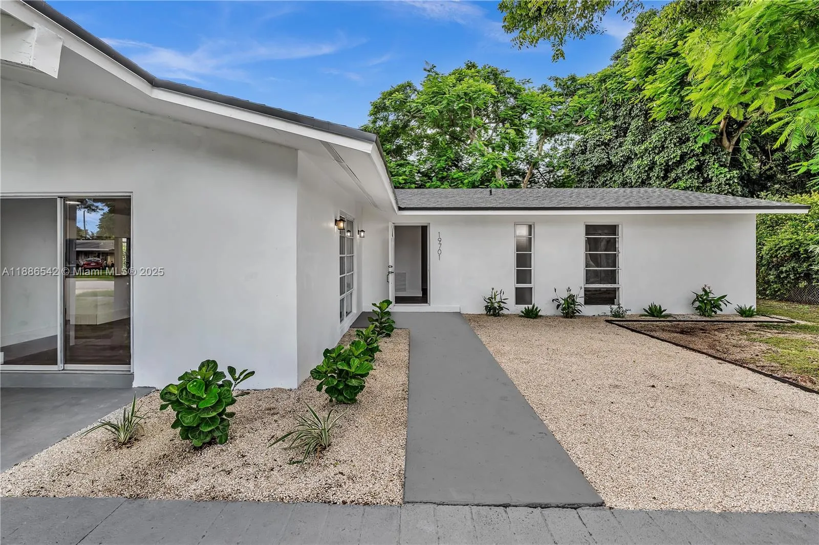 19701 Belmont Dr