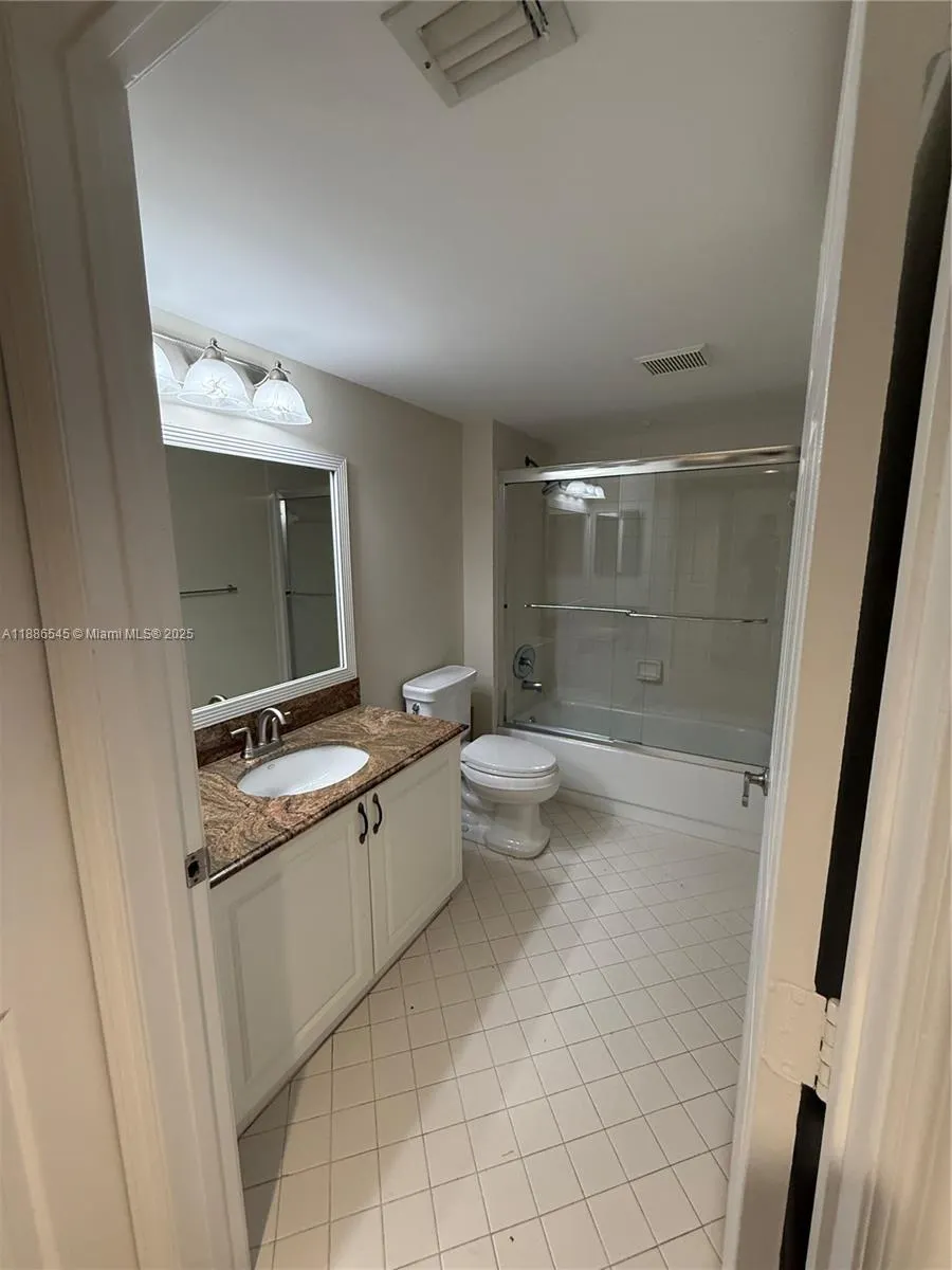 900 SW 142nd Ave, #101L