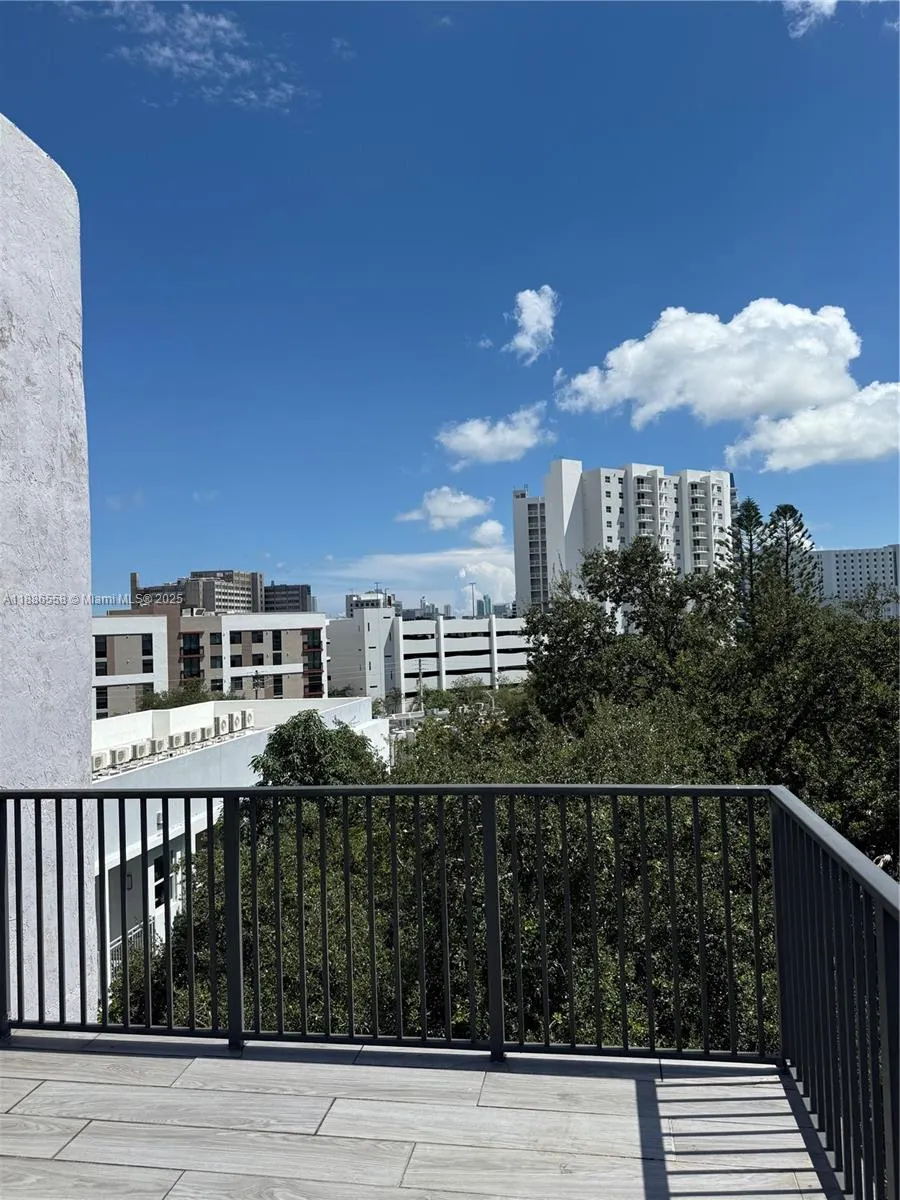 1531 NW 16th Ave, #202