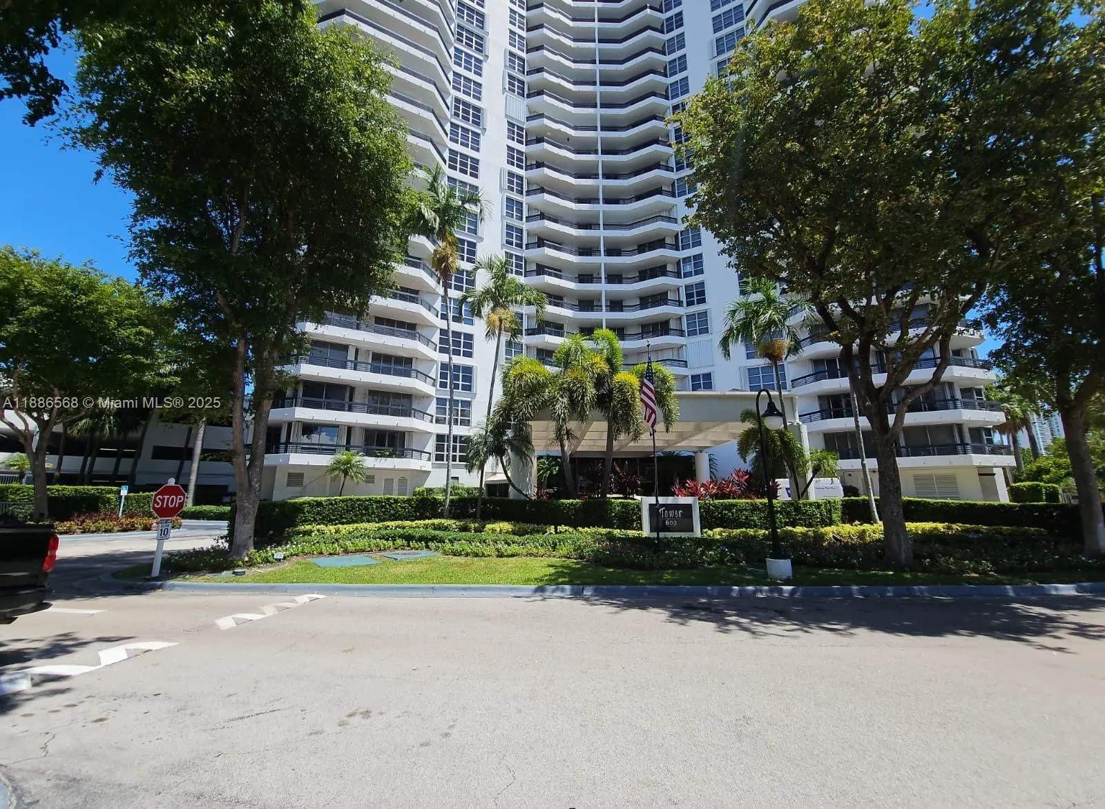 3400 NE 192nd St, #303
