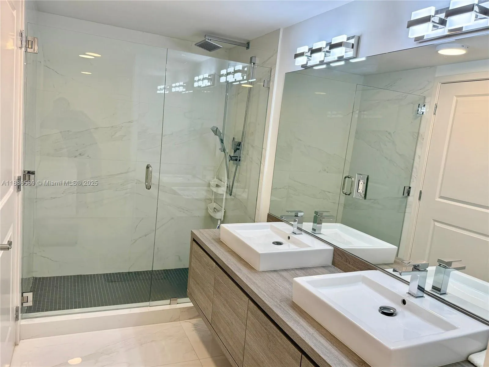 400 Sunny Isles Blvd, #916