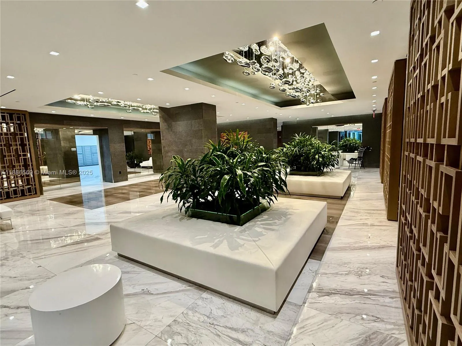 400 Sunny Isles Blvd, #916