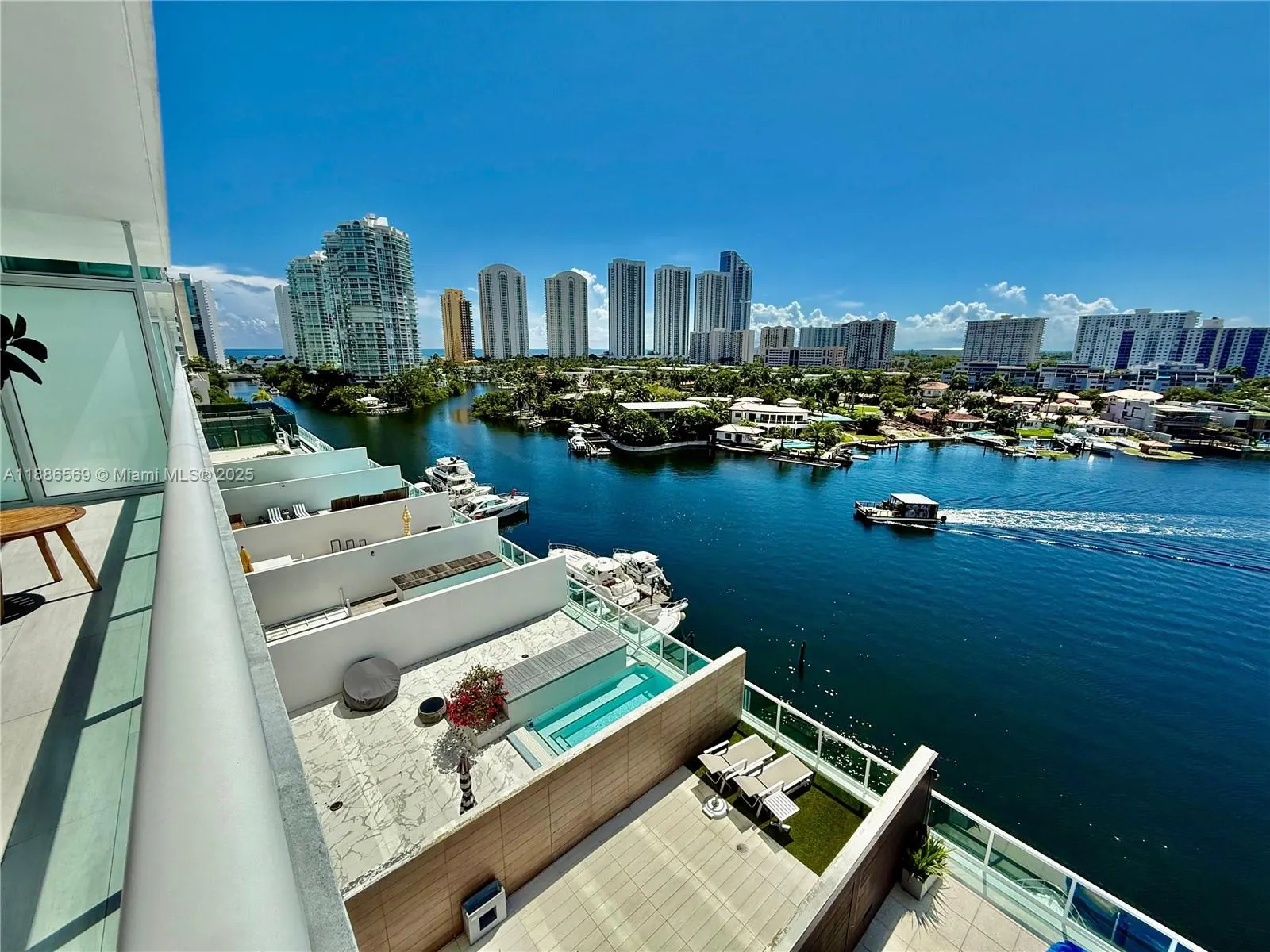 400 Sunny Isles Blvd, #916