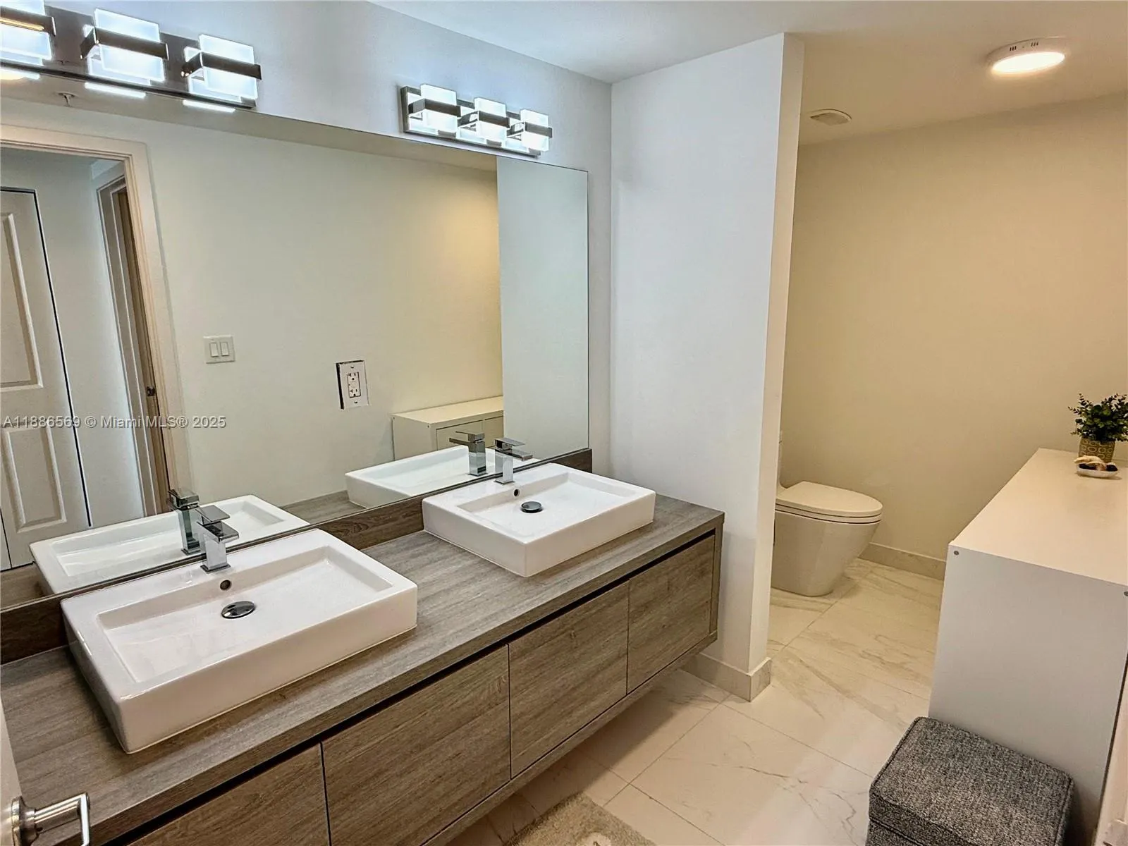 400 Sunny Isles Blvd, #916