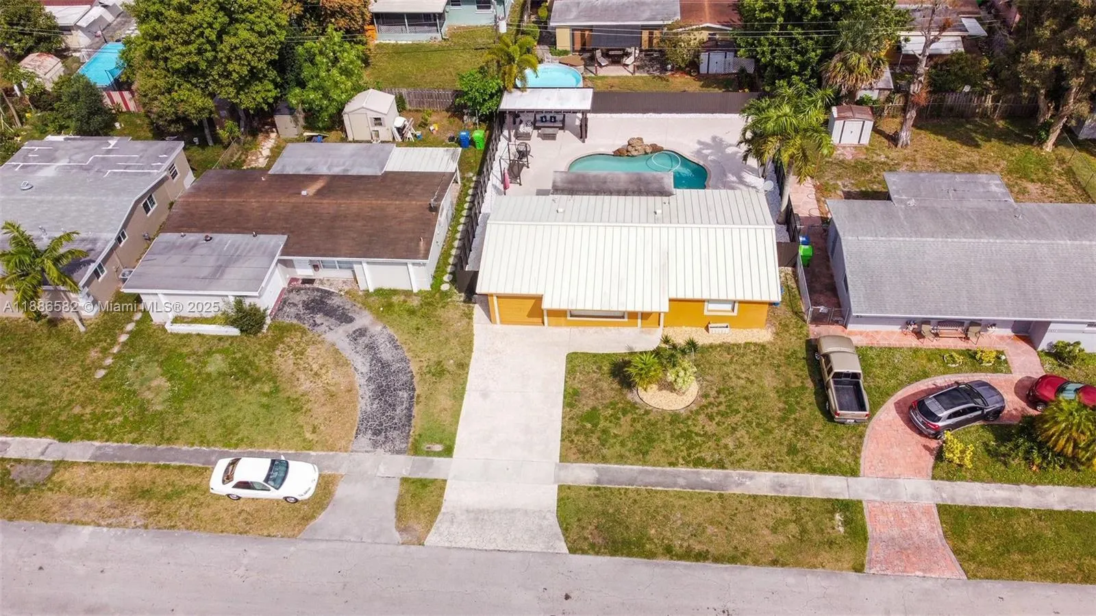 6541 NW 24th St