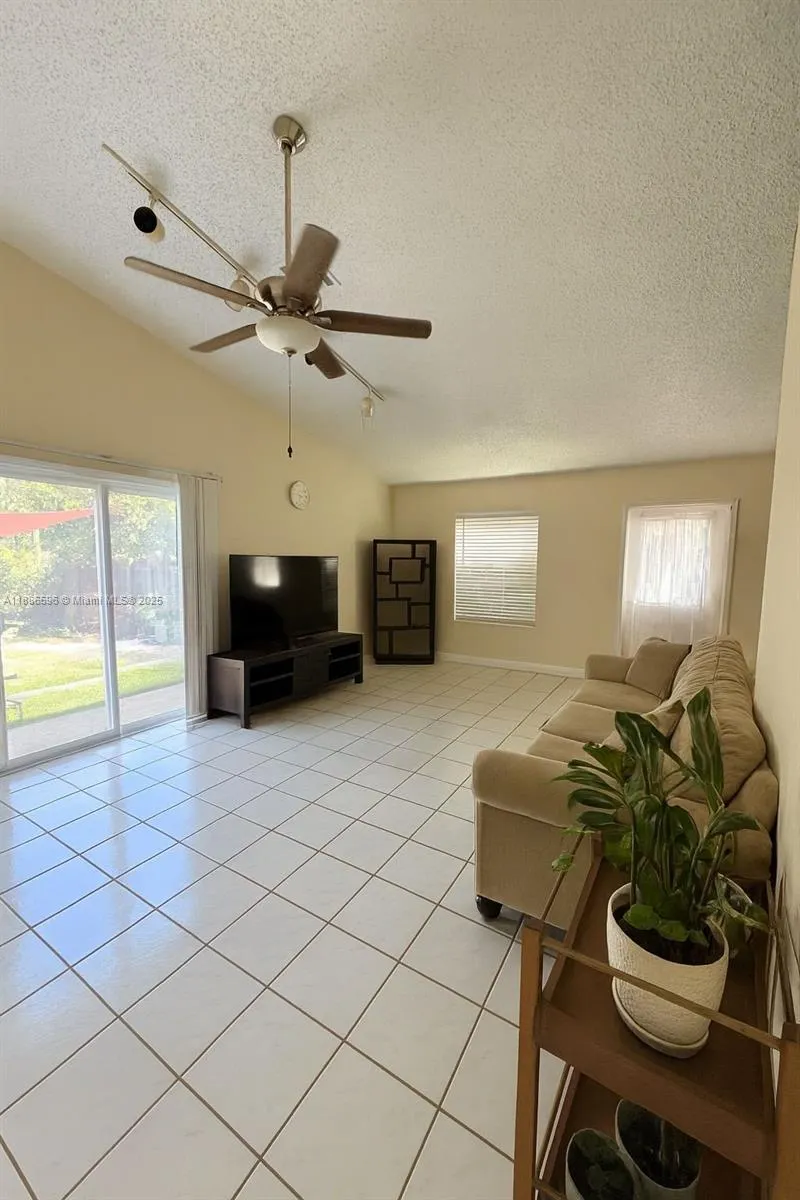 11077 Sacco Dr