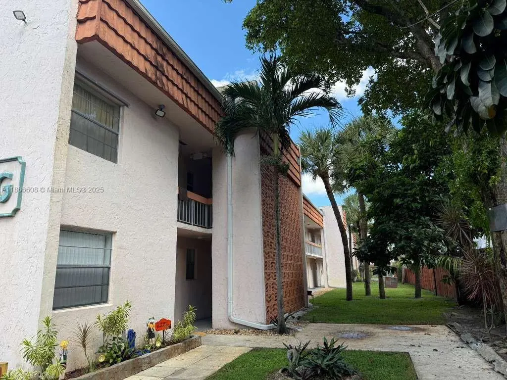 7610 Stirling Rd, #202G